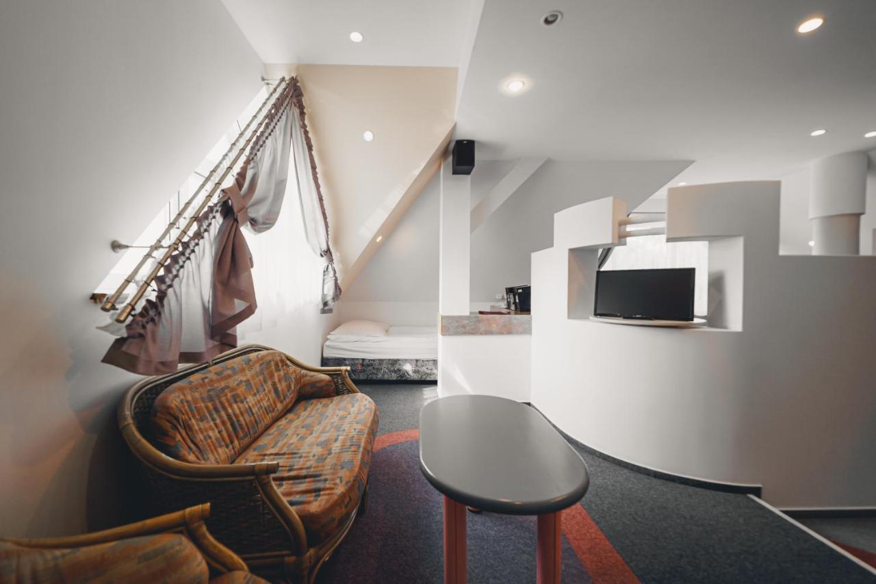 Elita Hotel & Restauracja Iwonicz-Zdrój Εξωτερικό φωτογραφία