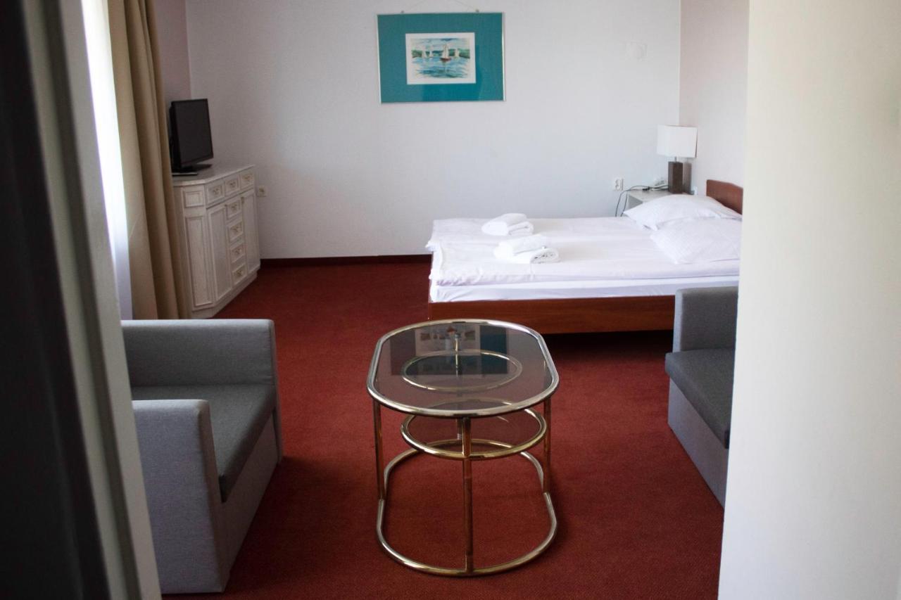 Elita Hotel & Restauracja Iwonicz-Zdrój Εξωτερικό φωτογραφία